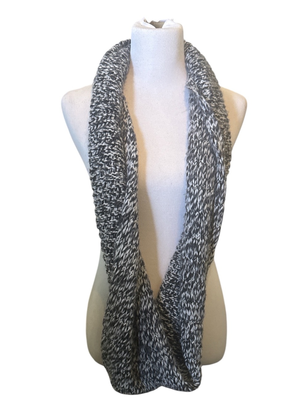 Hollister Infinity Scarf  Gray White Marled Wool Blend One Size Multiple Wear